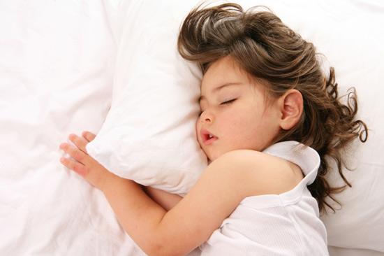 بچه ها به چه مقدار خواب نیاز دارند ؟