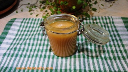 دولسه د لچه (dolce de leche ) یا کرم شیر.